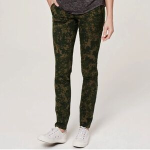 LOFT Camo Marissa Skinny Pants (Size 2)